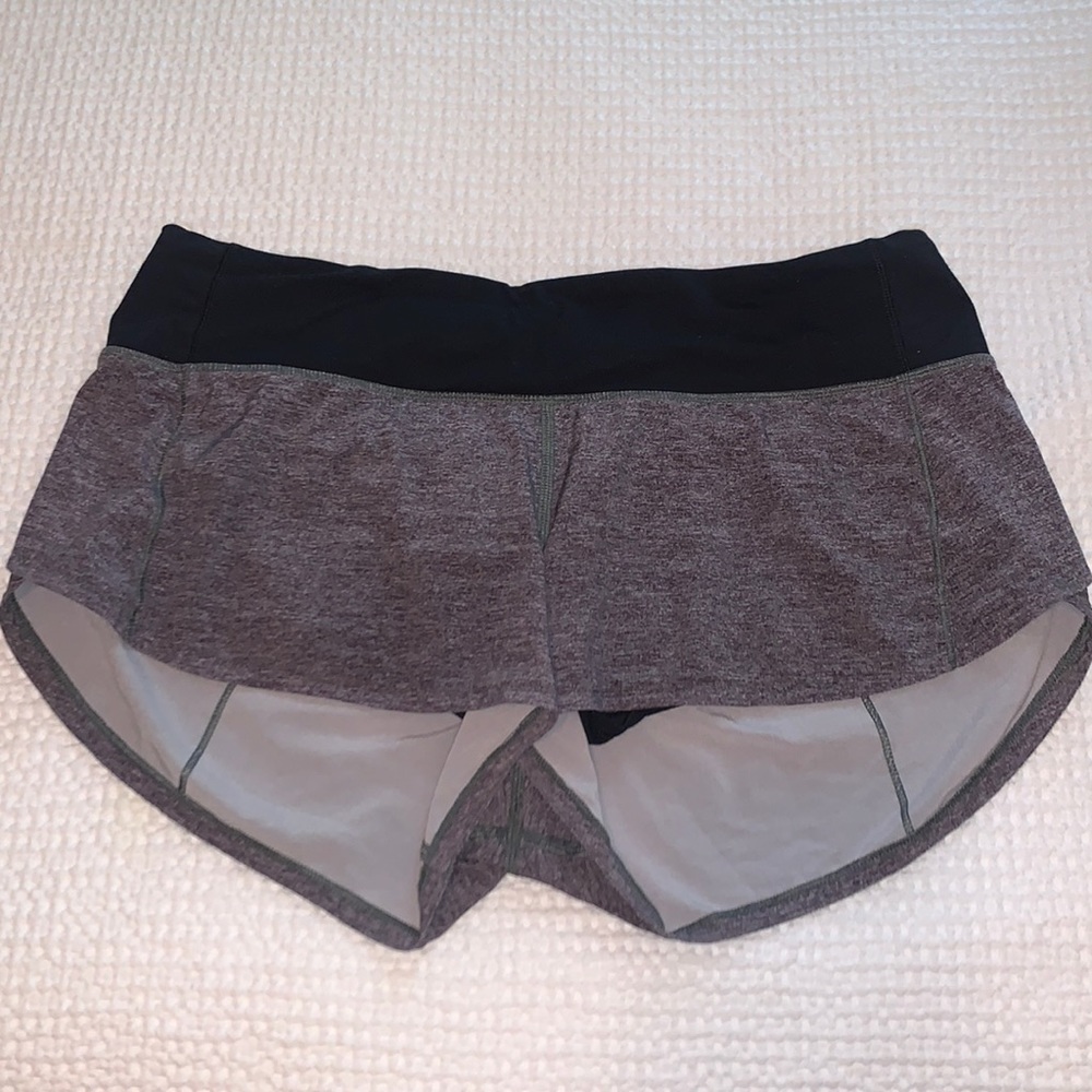 Lululemon Speed Up low rise 2.5nch shorts